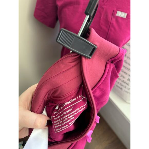 FIGS Scrub Set - Picture 3 of 5